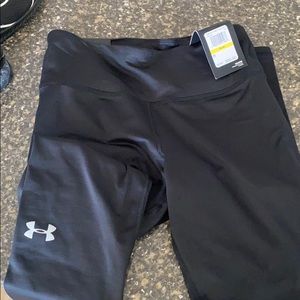 BRAND NEW UNDER ARMOR LEGGINGS